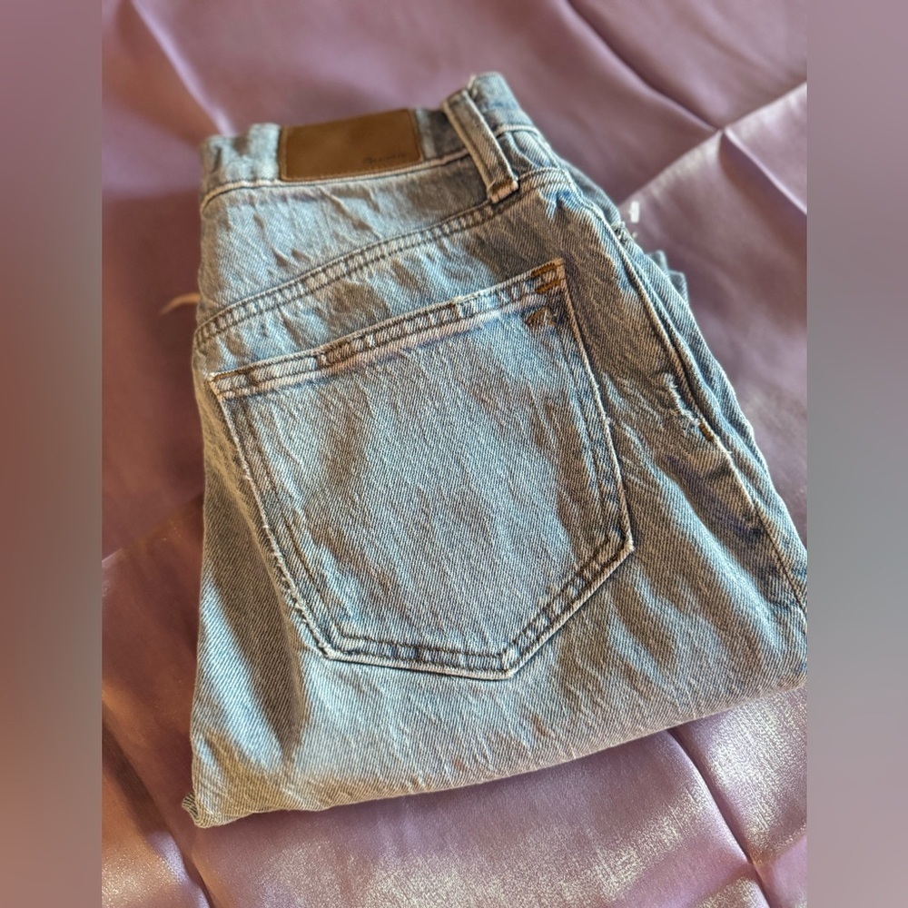 Madewell The Perfect Vintage Light Wash Distressed Crop Jeans​​ - Picture 11 of 12